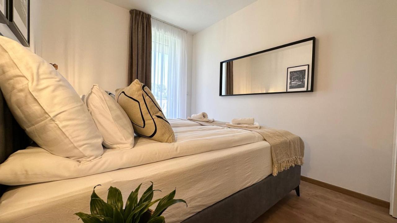 Linden Apartman 002 - Adults Only Mosonmagyaróvár エクステリア 写真