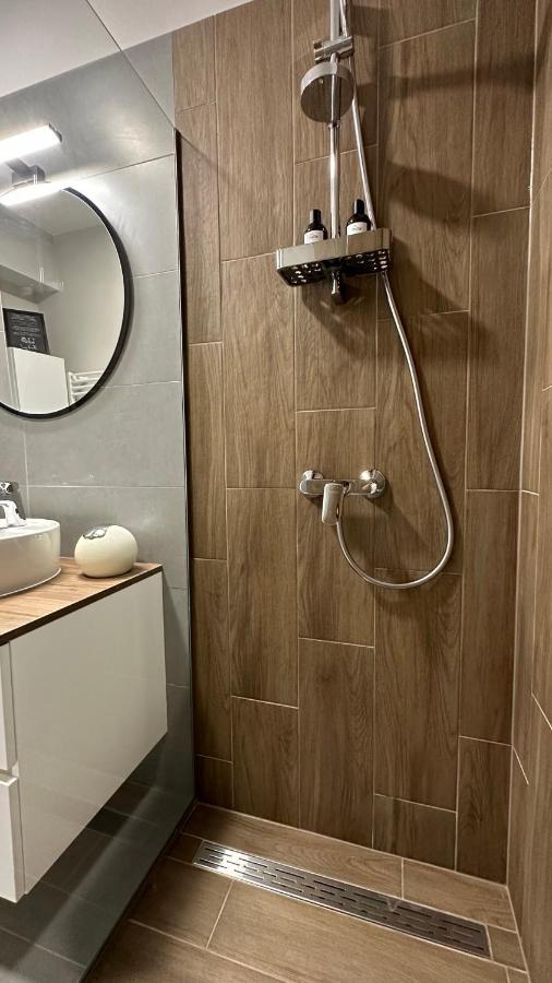 Linden Apartman 002 - Adults Only Mosonmagyaróvár エクステリア 写真